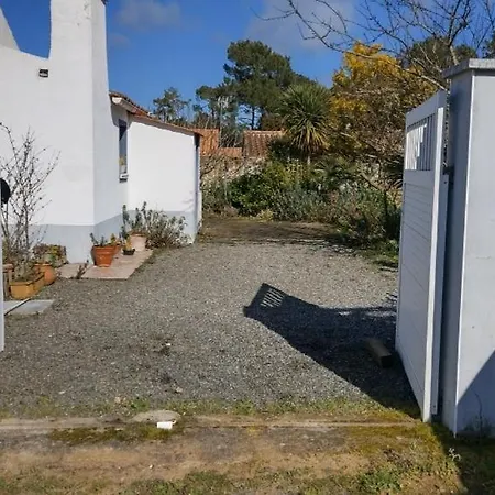 לינה וארוחת בוקר Les Palmiers 3*