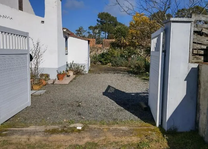 Alojamento de Acomodação e Pequeno-almoço Les Palmiers 3*