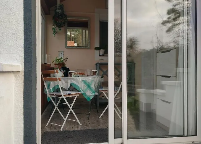 Alojamento de Acomodação e Pequeno-almoço Les Palmiers 3*